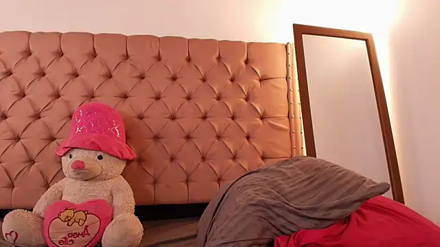 Snapshot of xanna_sweet chatting on December 2024 11:47:01 PM xanna sweet online show from December 2024 11:47:01 PM