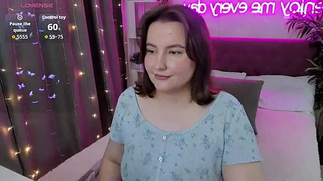 FeralPeach online show from October 2025 05:37:02 AM