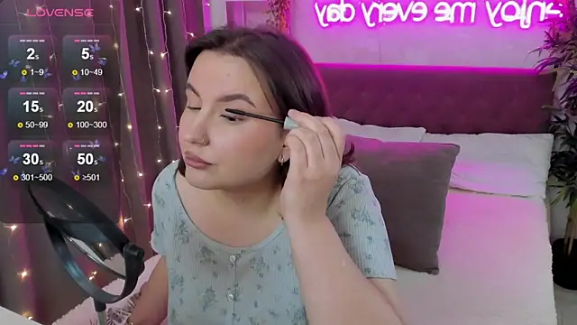 FeralPeach online show from November 2025 04:55:02 AM