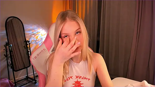 Eva Davi online show from March 2026 02:51:04 AM