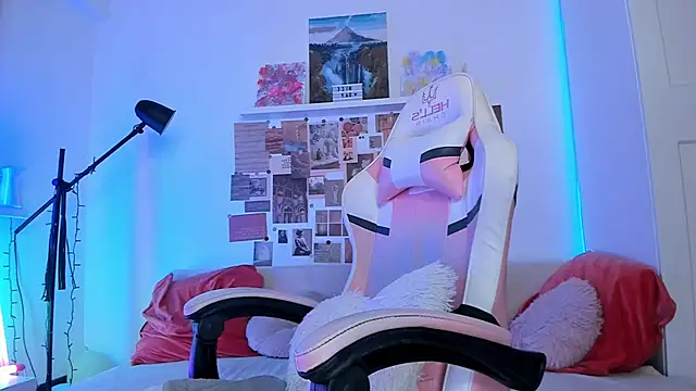 Mia Madden online show from September 2025 03:41:02 AM