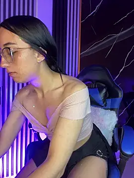 Ady 18 online show from October 2025 07:58:02 PM