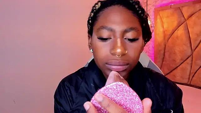 Queen perla  online show from January 2025 11:45:02 AM