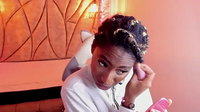 Queen perla  online show from January 2025 02:52:01 PM