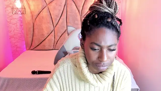 Queen perla  online show from January 2025 12:18:01 PM