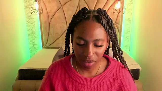 Queen perla  online show from February 2025 11:12:02 PM