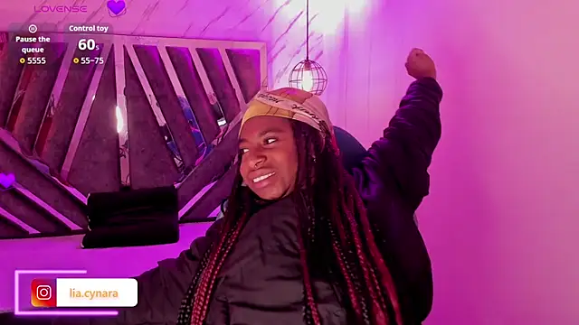 Queen perla  online show from October 2025 11:30:01 AM