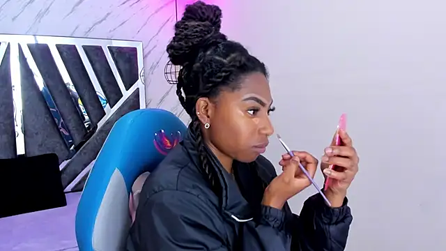 Queen perla  online show from November 2025 12:16:01 PM