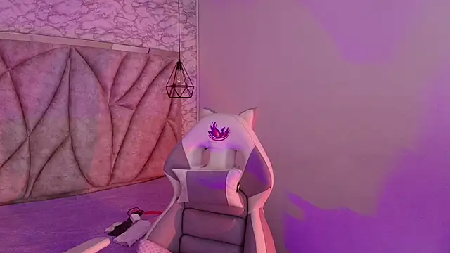 Queen perla  online show from November 2025 12:30:01 PM