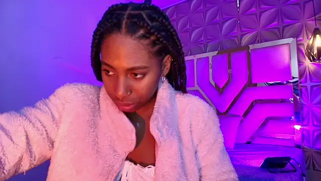 Snapshot of Queen_perla_ chatting on May 2026 12:10:01 PM Queen perla online show from May 2026 12:10:01 PM