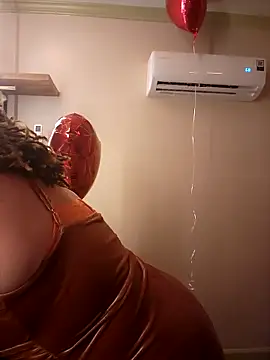 Milfshakecafe online show from February 2025 04:14:02 AM