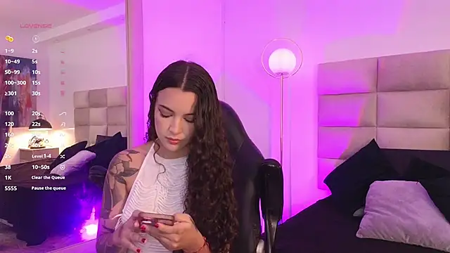 mssjulia online show from December 2024 09:06:01 PM