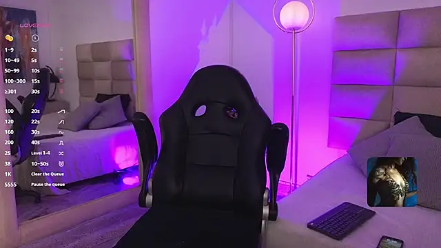 mssjulia online show from January 2025 11:50:01 PM