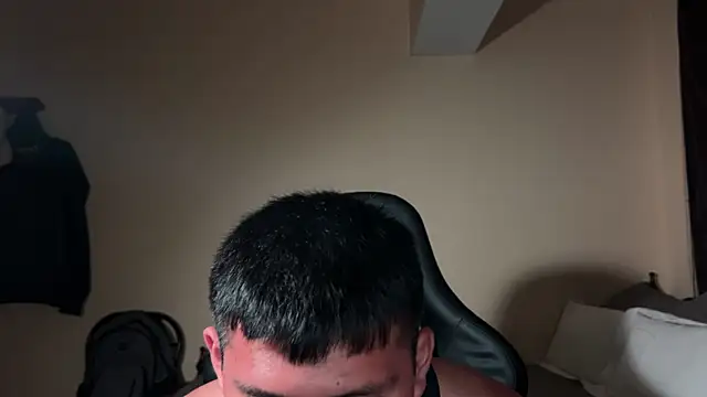 Snapshot of JoshuaTls08 chatting on February 2025 01:04:02 AM JoshuaTls08 online show from February 2025 01:04:02 AM