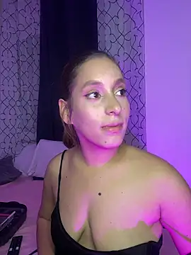 Agnescruzz online show from March 2026 10:32:01 PM