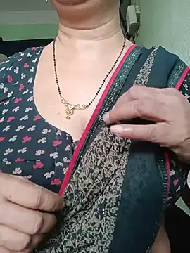 Snapshot of Rosy-B chatting on July 2026 12:27:01 AM Rosy-B online show from July 2026 12:27:01 AM