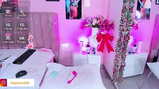 Snapshot of RolyLoren chatting on December 2024 02:37:02 AM RolyLoren online show from December 2024 02:37:02 AM