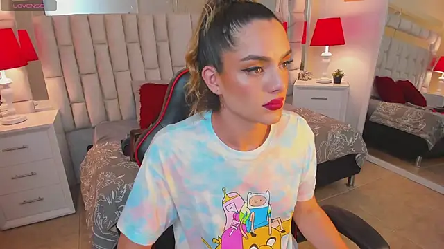 mariiahneedles online show from February 2025 01:38:01 AM