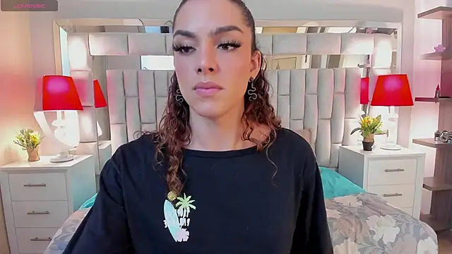 mariiahneedles online show from October 2025 10:51:02 PM