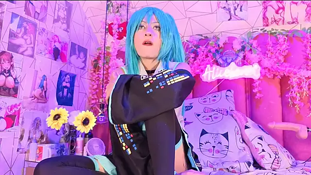 Snapshot of Alicebenett chatting on November 2025 08:33:02 PM Alicebenett online show from November 2025 08:33:02 PM