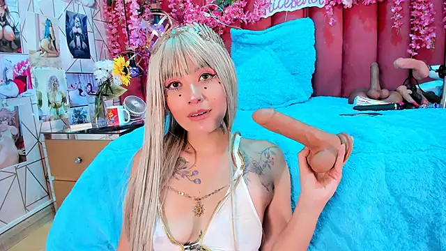 Snapshot of Alicebenett chatting on November 2025 09:46:02 PM Alicebenett online show from November 2025 09:46:02 PM