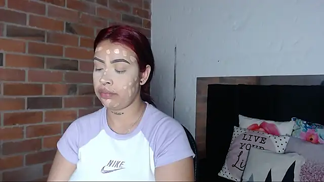 Snapshot of salome__hills1 chatting on March 2025 01:17:02 AM salome hills1 online show from March 2025 01:17:02 AM