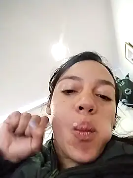 Snapshot of Laura_naughty_ chatting on January 2025 08:02:02 PM Laura naughty online show from January 2025 08:02:02 PM