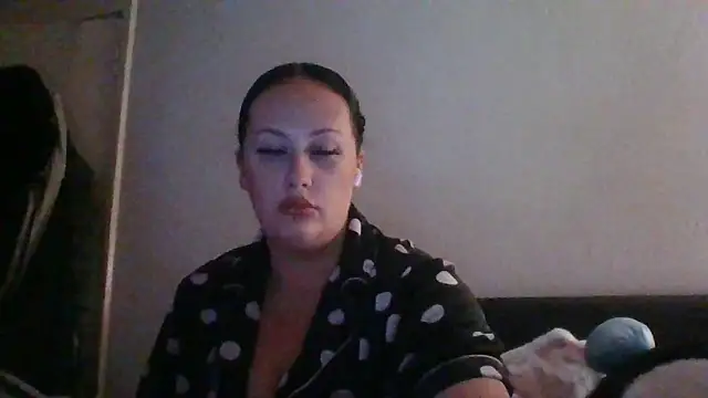 CurvyQueen2023 online show from December 2025 04:05:01 PM