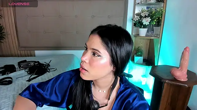 Natasha  Sccott online show from January 2025 08:15:02 PM