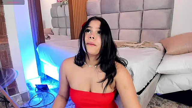 Natasha  Sccott online show from September 2025 06:07:01 PM