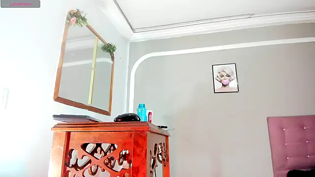 Jimena Grey online show from October 2025 06:58:02 PM