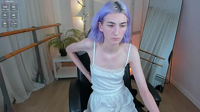 Mia Cheers online show from September 2025 06:08:02 PM