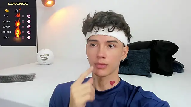 Snapshot of badboy_one_ chatting on January 2025 12:47:02 PM badboy one online show from January 2025 12:47:02 PM