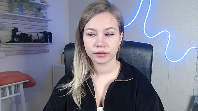 holly xglam online show from December 2024 06:53:02 AM