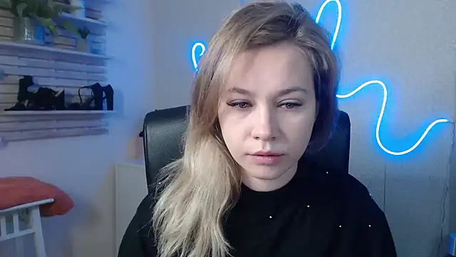 holly xglam online show from December 2024 04:31:02 AM