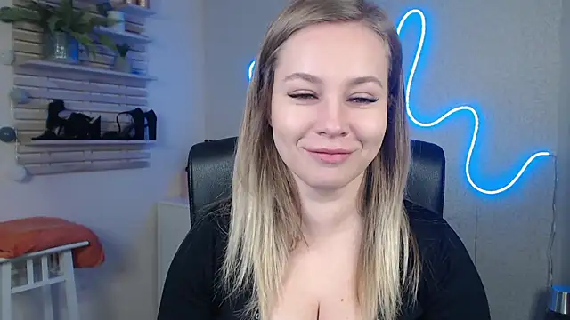 holly xglam online show from December 2024 06:22:01 AM