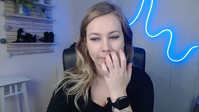 holly xglam online show from January 2025 06:18:02 AM