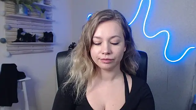 holly xglam online show from January 2025 07:42:01 AM