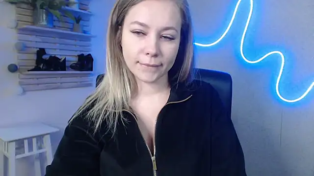 holly xglam online show from January 2025 04:23:01 AM