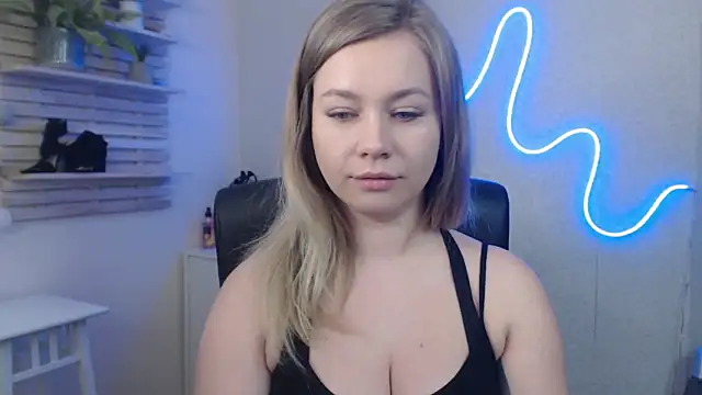 holly xglam online show from January 2025 06:33:01 AM