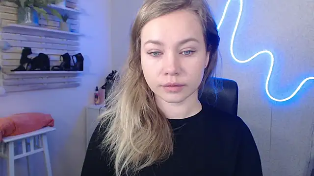 holly xglam online show from January 2025 04:50:01 AM