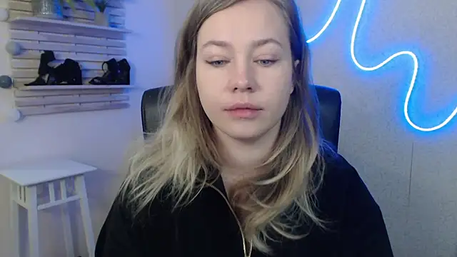 holly xglam online show from February 2025 02:51:02 AM