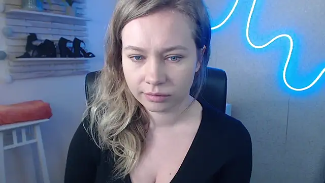 holly xglam online show from February 2025 11:11:02 AM