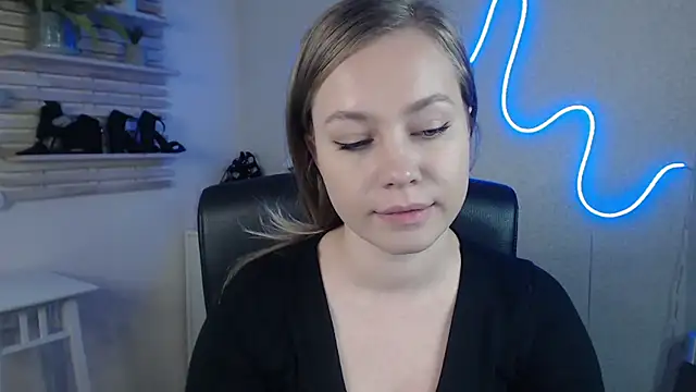 holly xglam online show from February 2025 12:27:02 AM