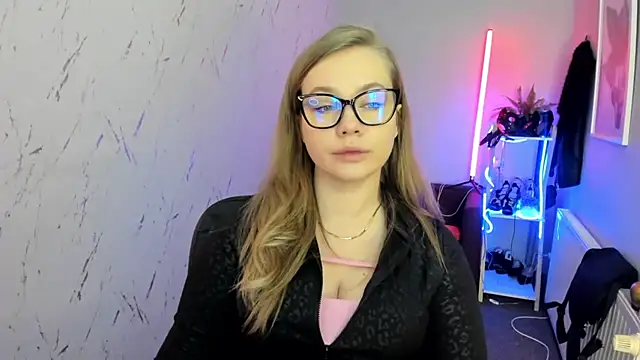 holly xglam online show from January 2026 08:01:02 PM