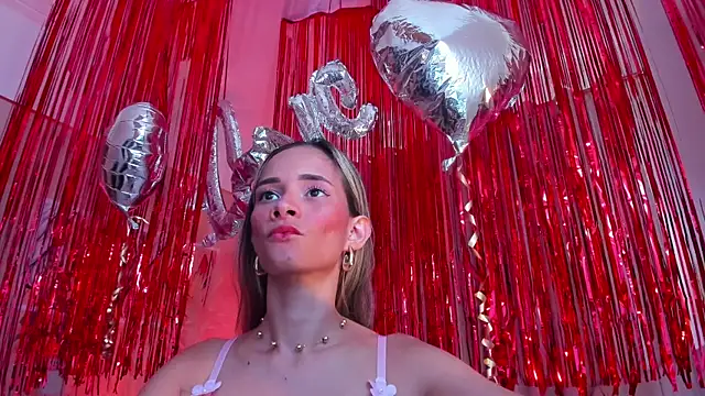 SkiinnyAna online show from February 2025 07:28:02 PM