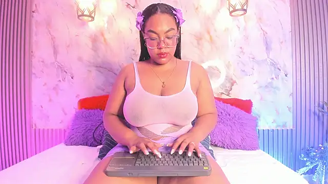 Esmeralda Duarte online show from March 2025 09:35:02 AM