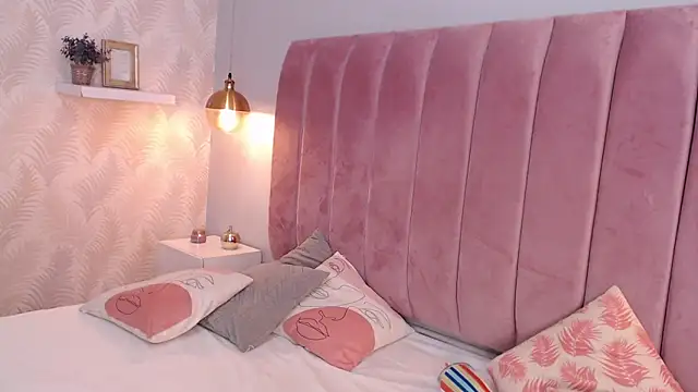 LeenaBrown online show from March 2025 04:23:01 PM