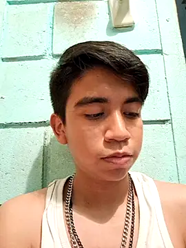 ElGiyuu25 online show from February 2026 01:32:01 AM