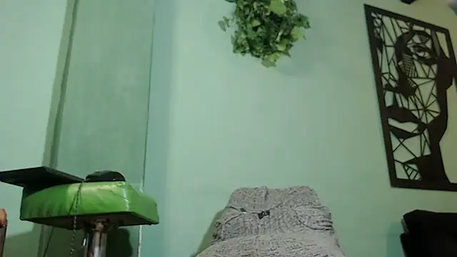 thirstymoonxx online show from December 2024 04:34:02 AM